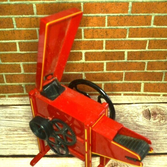 Vintage Ertl Corn Shredder Toy Kitchen Decor Rustic Red Primitive Accent - Picture 8 of 11